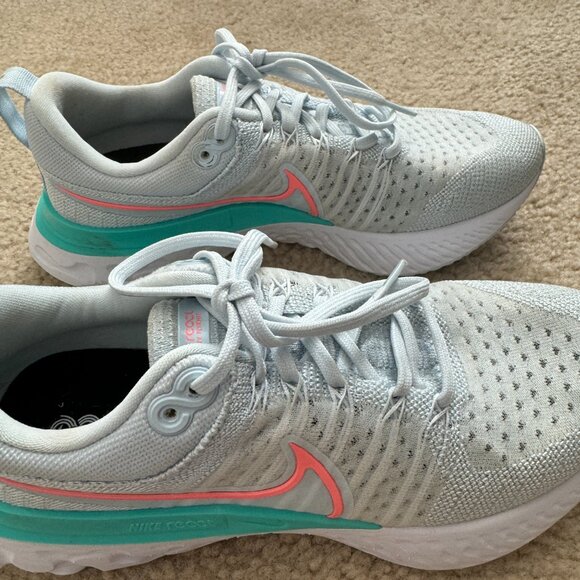 Nike Women's React Infinity Run Flyknit 2 Blue Tint Lava Glow Size 8.5 - Picture 8 of 16